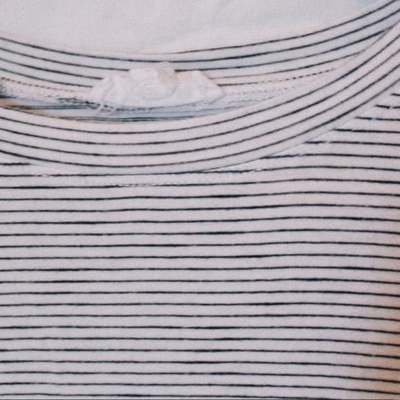 TILLYS CROPPED BLACK AND WHITE STRIPPED TEE SHIRT - Picture 2 of 2